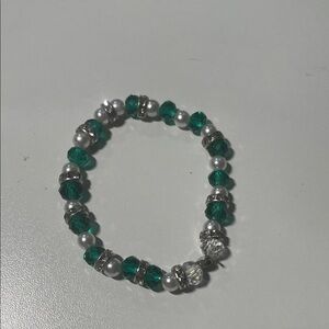 Emerald Green Crystal & Pearl Stretch Bracelet
